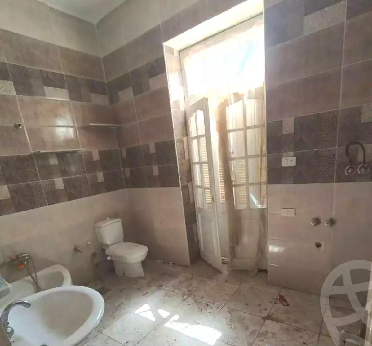 https://aqarmap.com.eg/en/listing/6981354-for-sale-alexandria-camp-cesar-mamfeis-st
