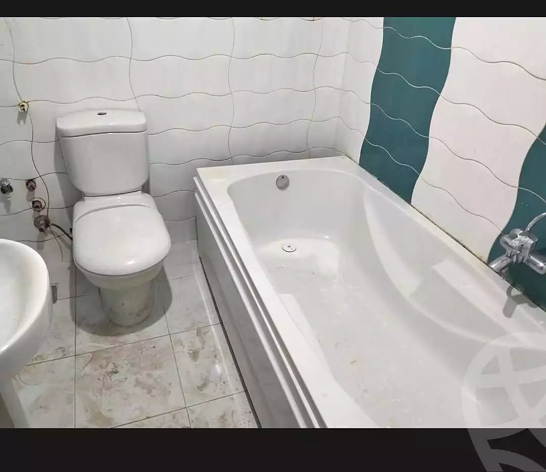 https://aqarmap.com.eg/en/listing/6982506-for-sale-cairo-helwan-rostom-st