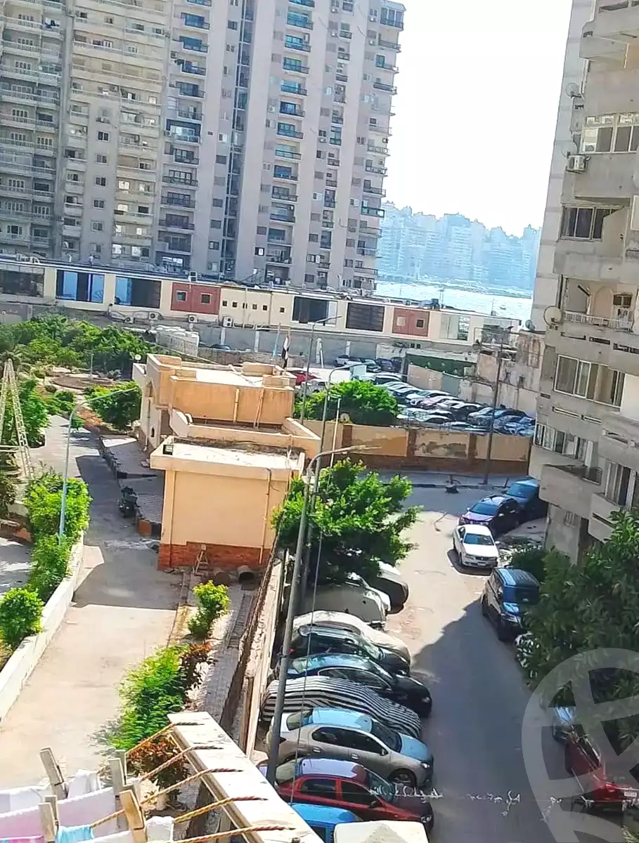 https://aqarmap.com.eg/en/listing/6982858-for-sale-alexandria-el-asafra-l-sfr-bhry-el-geish-rd