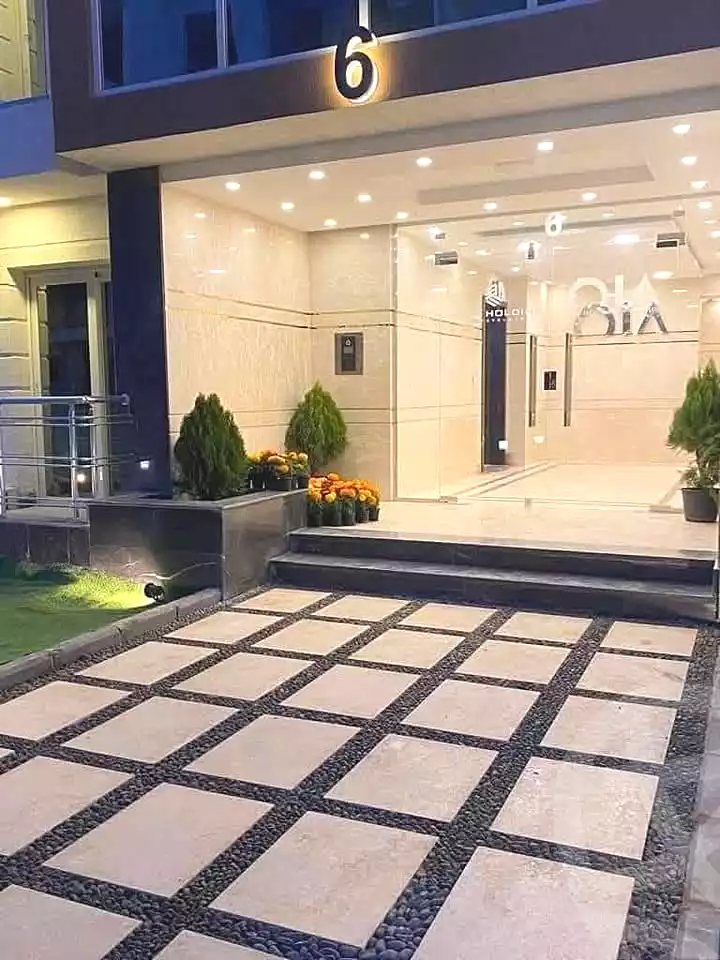 https://aqarmap.com.eg/ar/listing/6982983-for-sale-cairo-new-administrative-capital-r7-oia