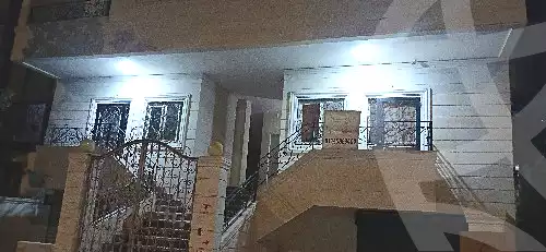 https://aqarmap.com.eg/ar/listing/6876566-for-sale-cairo-6th-of-october-el-ahyaa-neighborhood-2nd-divided-from-al-kafrawei-st