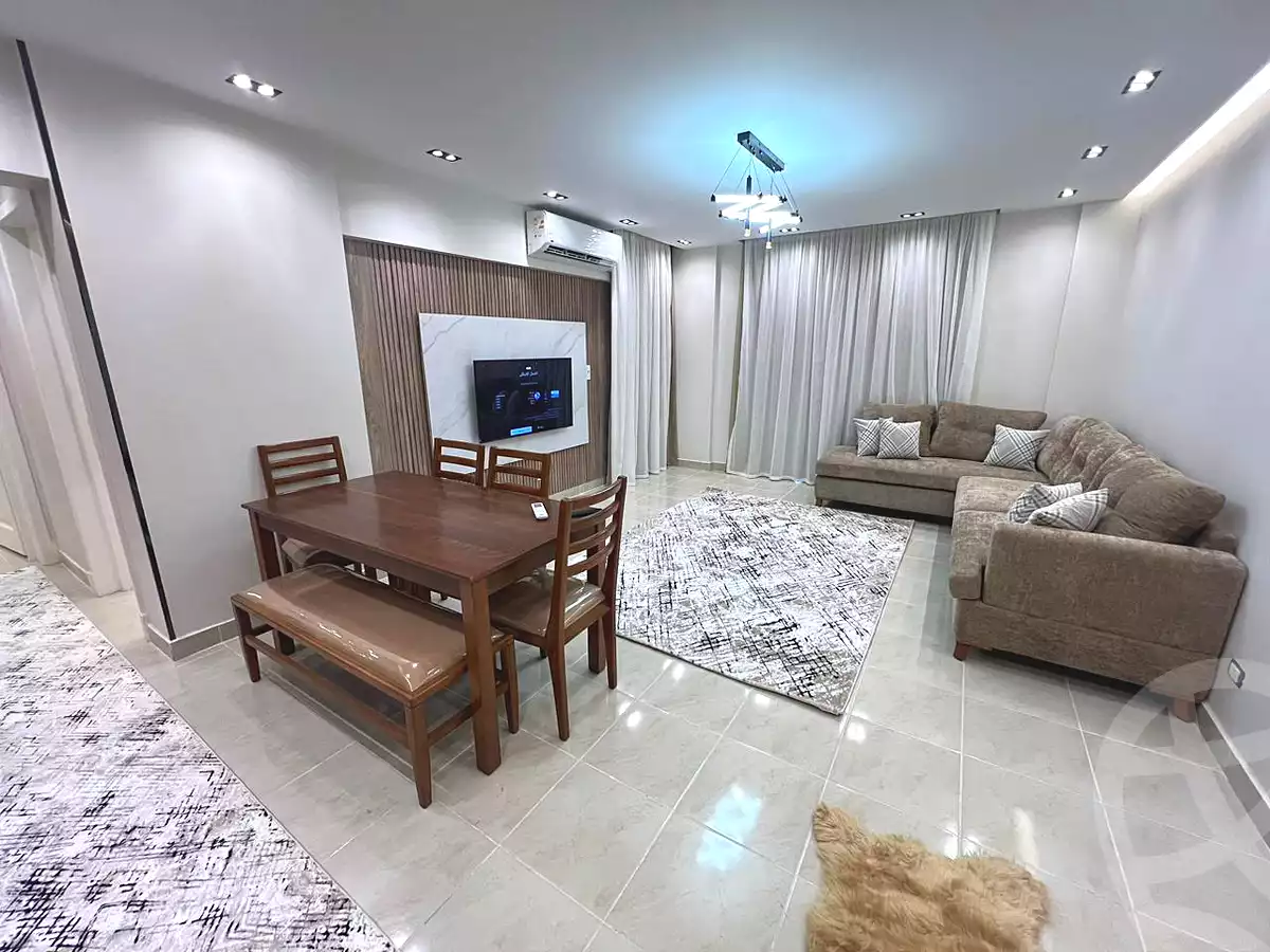 https://aqarmap.com.eg/ar/listing/6984560-for-rent-cairo-new-cairo-lrhb-city-phase-7