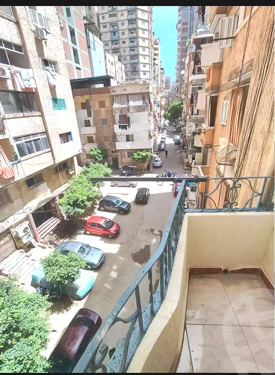 https://aqarmap.com.eg/ar/listing/6985999-for-sale-alexandria-sydy-bshr-sydy-bshr-bhry