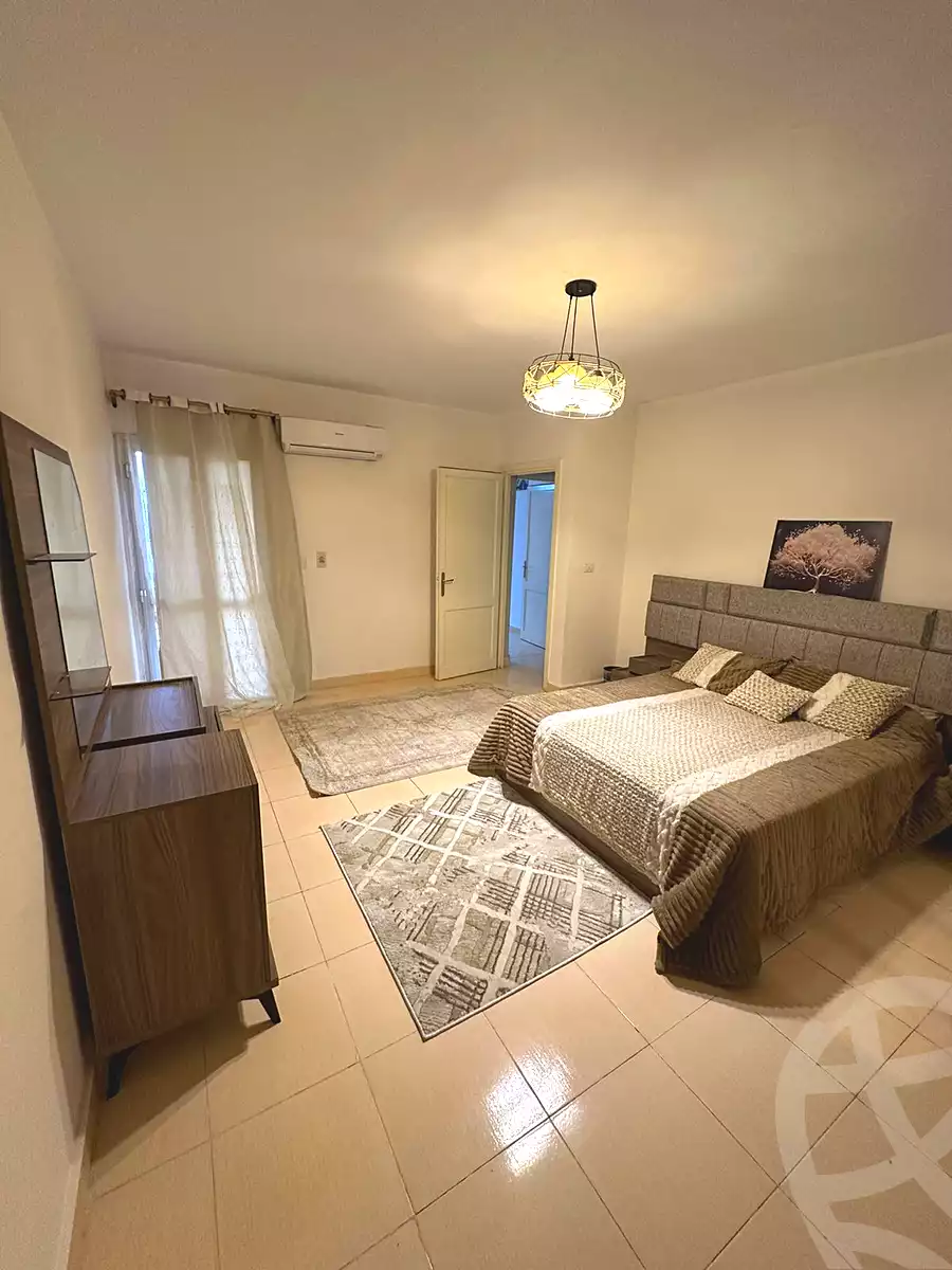 https://aqarmap.com.eg/en/listing/6986141-for-rent-cairo-new-cairo-lrhb-city-phase-8