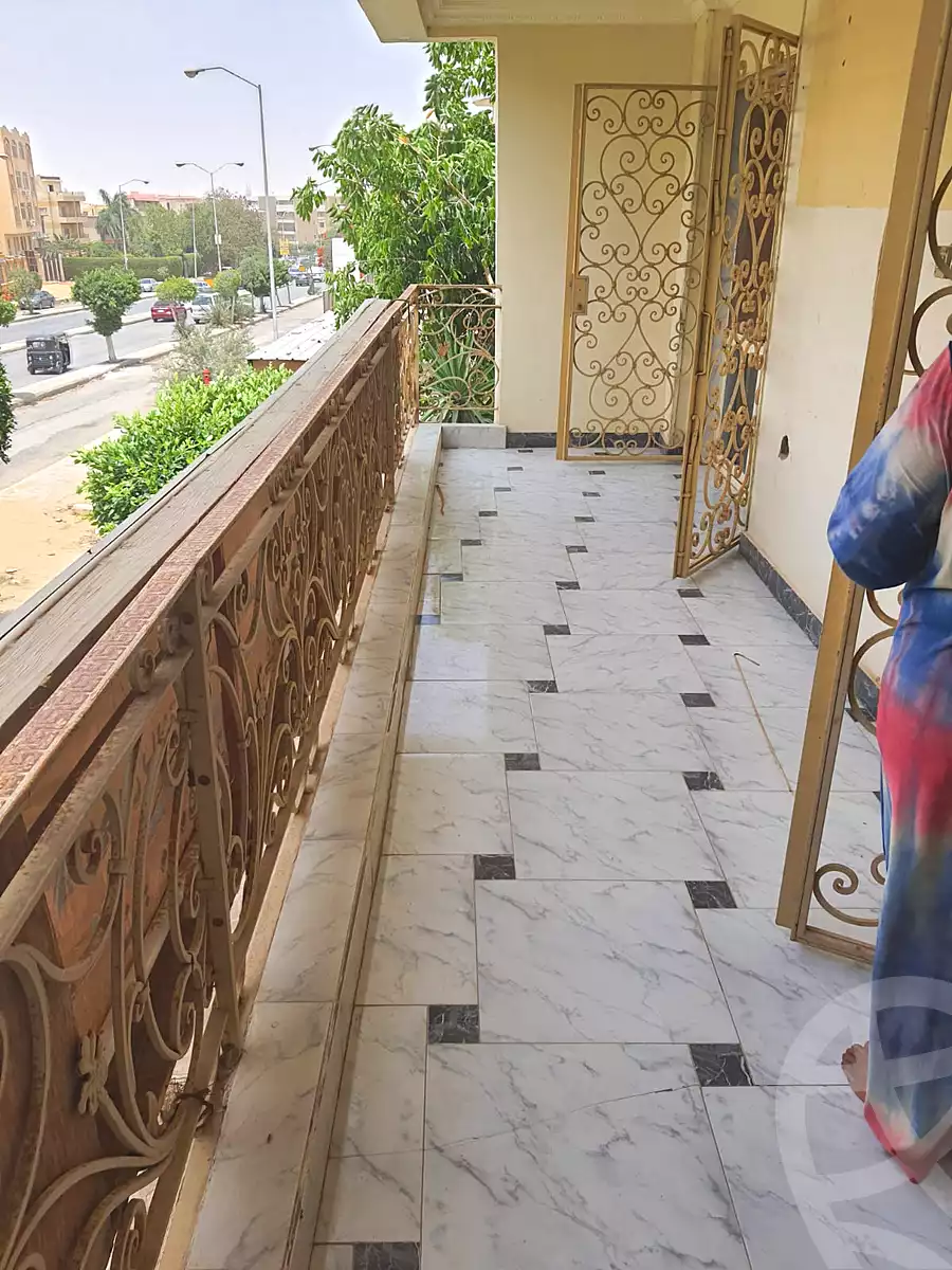 https://aqarmap.com.eg/ar/listing/6986174-for-sale-cairo-6th-of-october-el-hay-el-motamyz-first-touristic-village-el-shaheed-mohammed-abdul-latif-alshimi-st