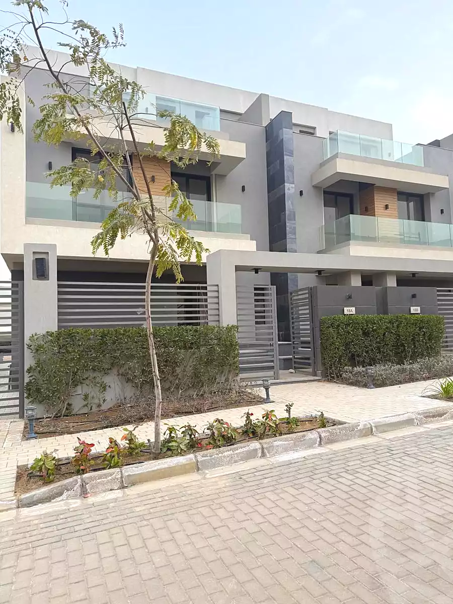 https://aqarmap.com.eg/en/listing/6989028-for-sale-cairo-new-cairo-compounds-hyde-park-cluster-1-hyde-park