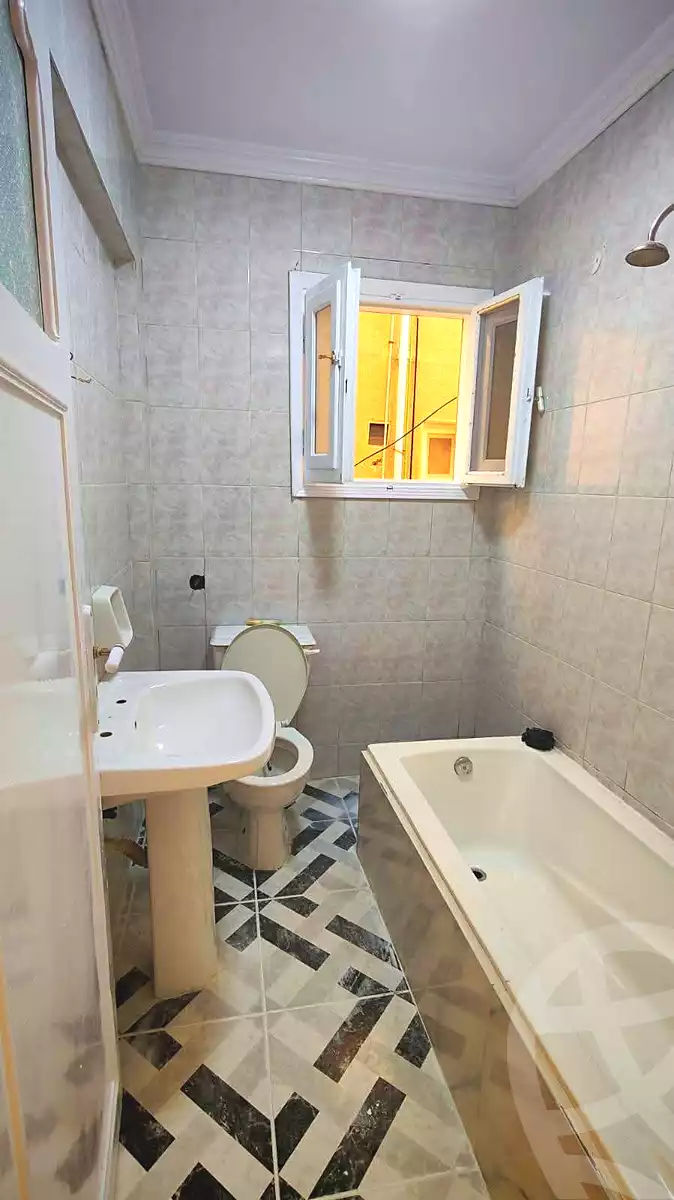 https://aqarmap.com.eg/ar/listing/6990911-for-sale-alexandria-al-agamy-shataa-el-nakheel
