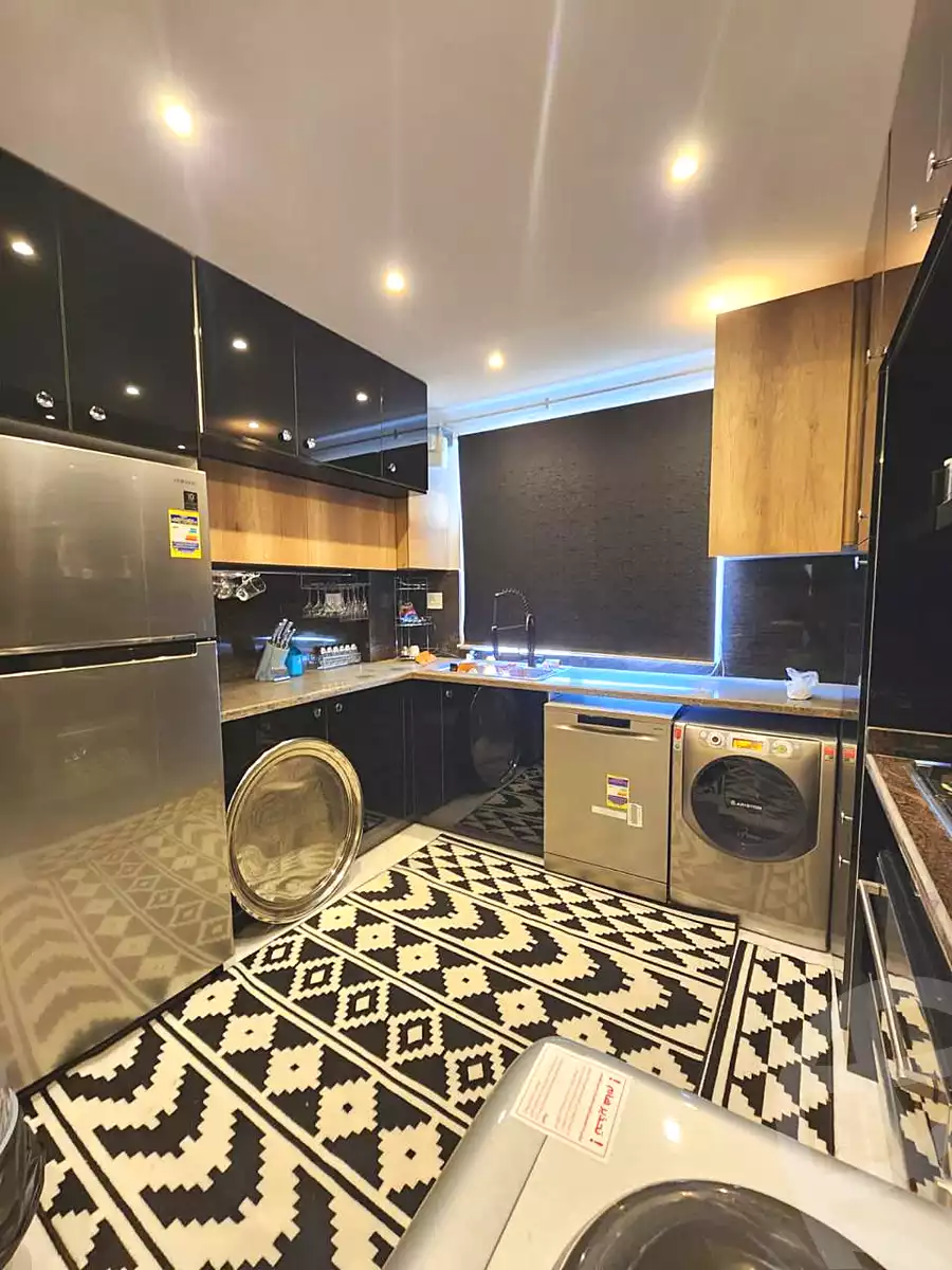 https://aqarmap.com.eg/ar/listing/6991237-for-sale-cairo-new-cairo-compounds-hyde-park-centre-ville-hyde-park