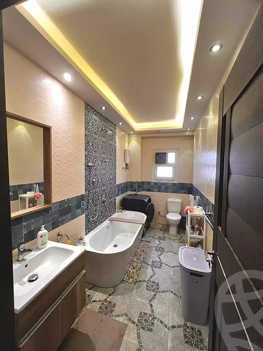 https://aqarmap.com.eg/en/listing/6992369-for-rent-cairo-new-cairo-el-narges-el-narges-2-pilot-halawany-st