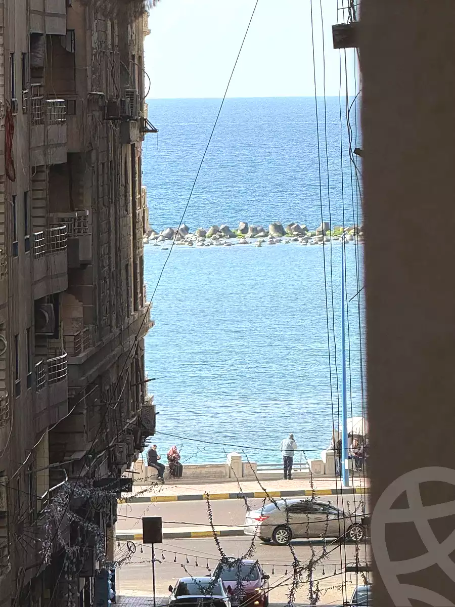 https://aqarmap.com.eg/ar/listing/6993539-for-sale-alexandria-sydy-bshr-sydy-bshr-bhry-mohamed-el-srafi-st.