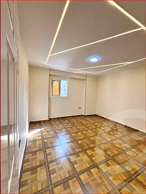 https://aqarmap.com.eg/ar/listing/6995296-for-sale-alexandria-sydy-bshr-sydy-bshr-bhry-khalil-hamada-st