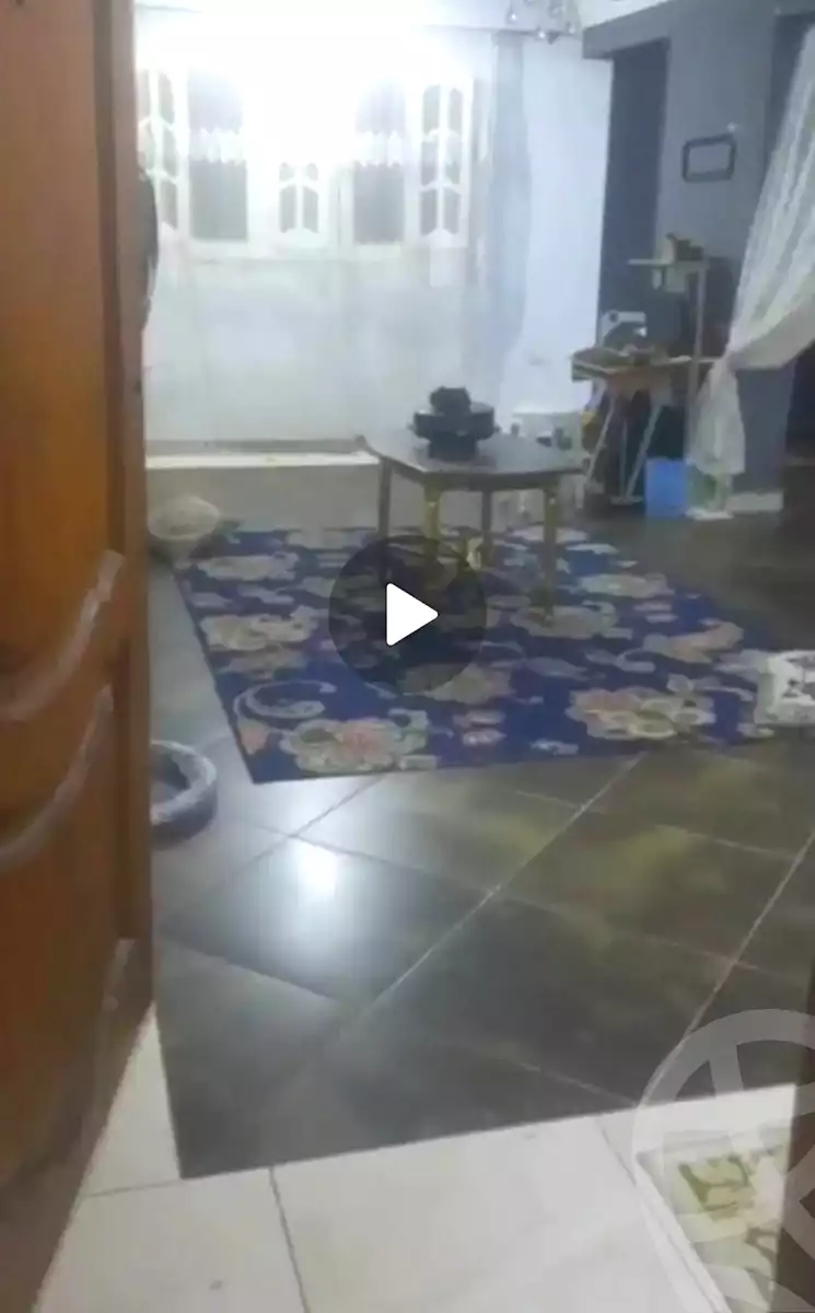 https://aqarmap.com.eg/ar/listing/6996012-for-sale-cairo-faisal-kafr-tohormos-queen-nazli-st