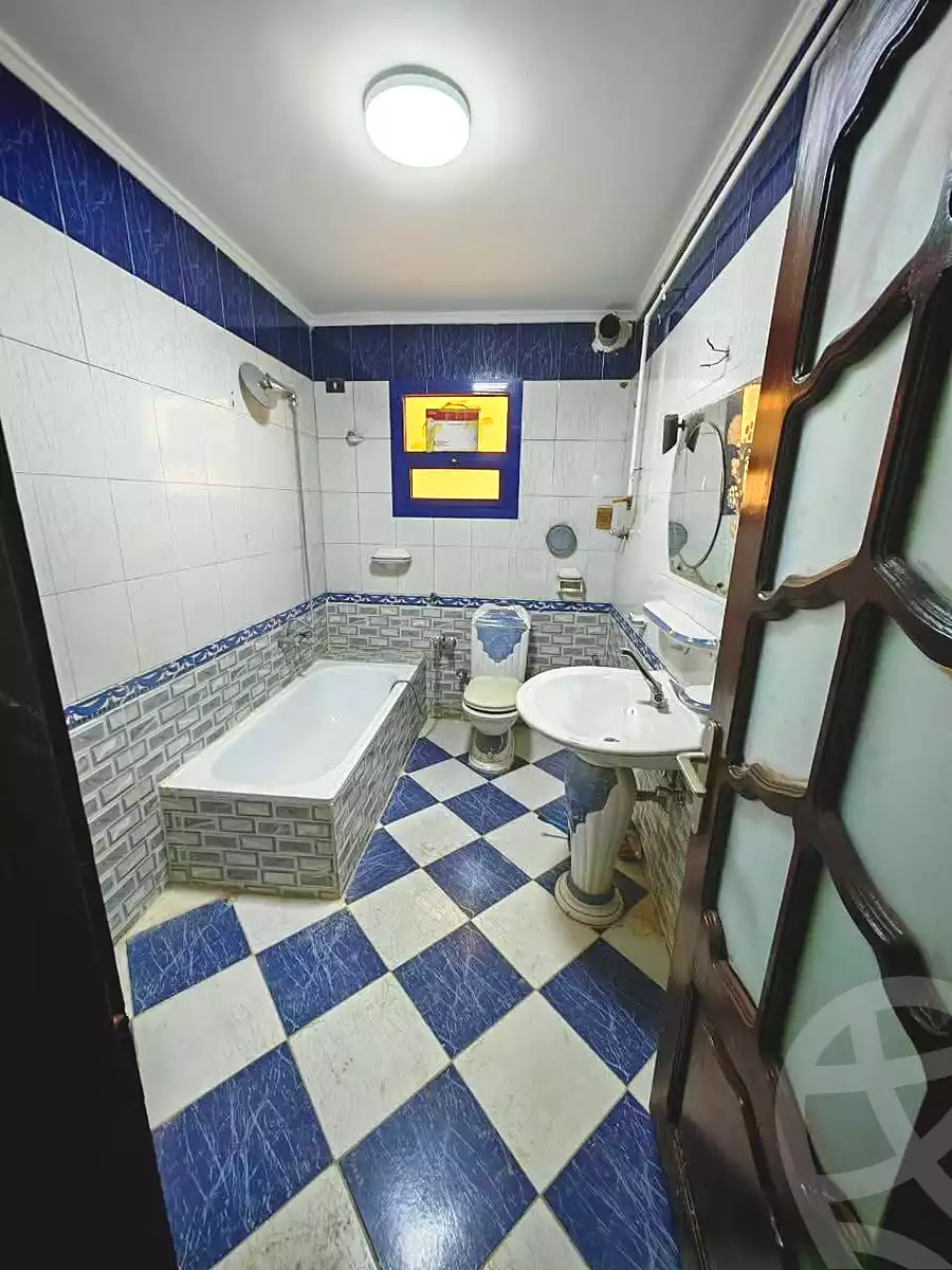 https://aqarmap.com.eg/en/listing/6996840-for-sale-cairo-helwan-ahmed-enci-st