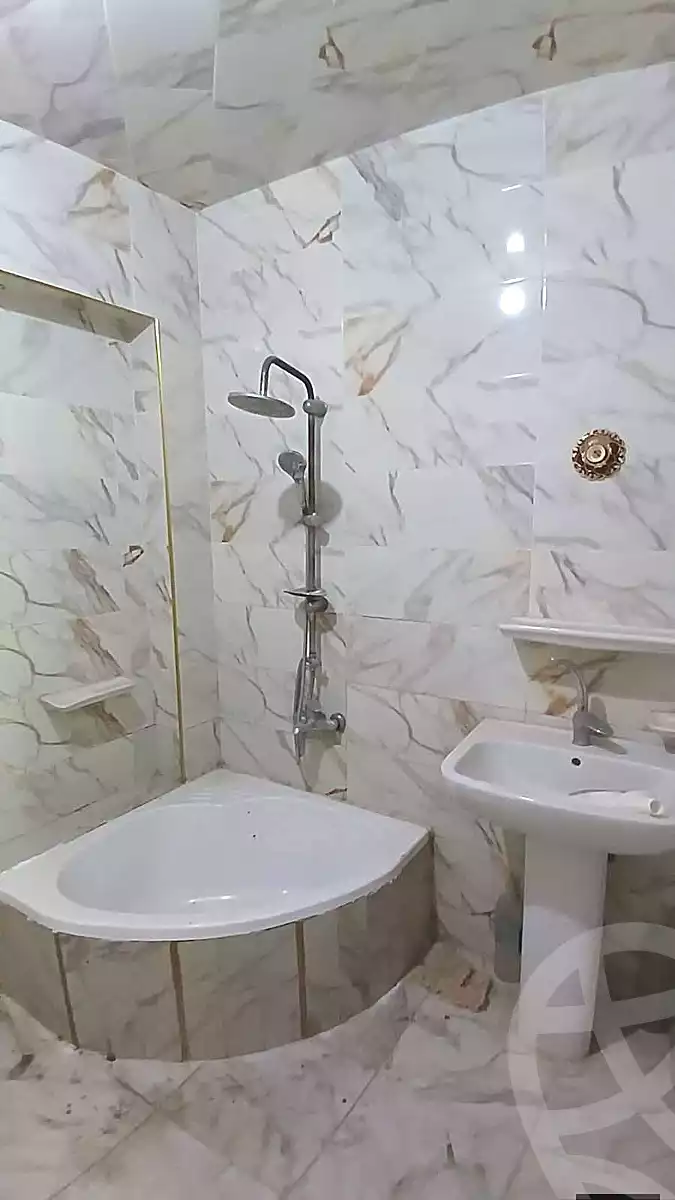https://aqarmap.com.eg/ar/listing/6997104-for-sale-alexandria-al-agamy-lbytsh-mohamed-el-fardi-st