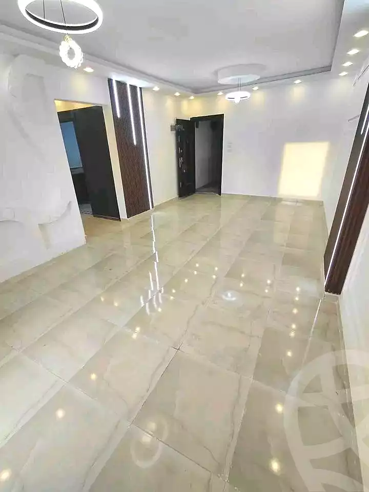 https://aqarmap.com.eg/ar/listing/6998110-for-sale-alexandria-miami-shr-jml-bd-lnsr