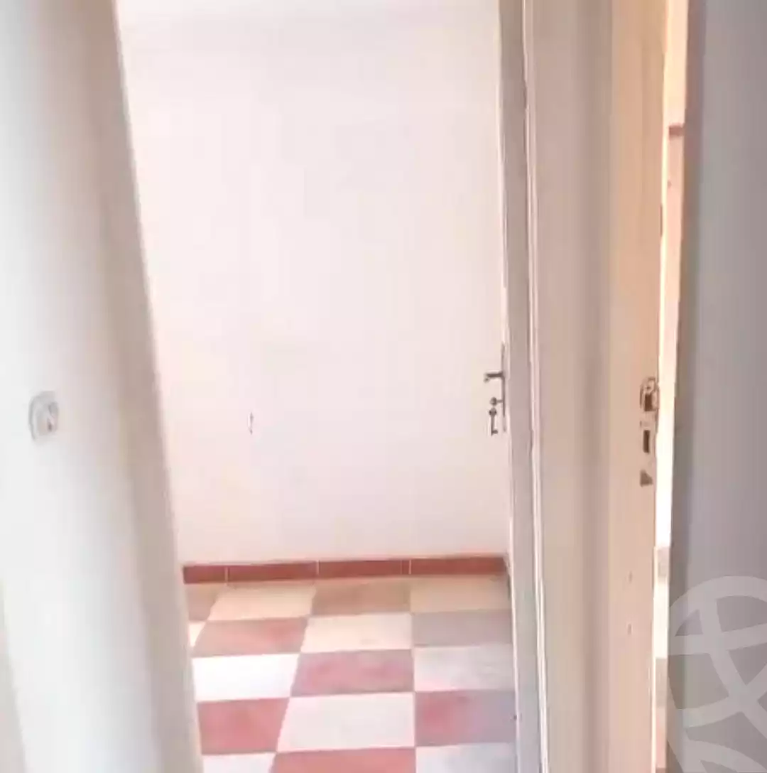 https://aqarmap.com.eg/ar/listing/6998221-for-sale-alexandria-sydy-bshr-sydy-bshr-bhry-gamal-abd-el-nasir-st