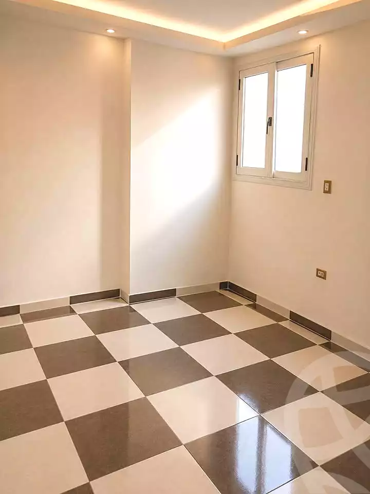 https://aqarmap.com.eg/ar/listing/6998246-for-sale-alexandria-lsywf-el-seyouf-qebly