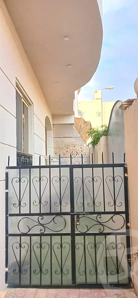 https://aqarmap.com.eg/ar/listing/6005866-for-sale-cairo-new-cairo-south-investors-mohammed-nagib-axis-st