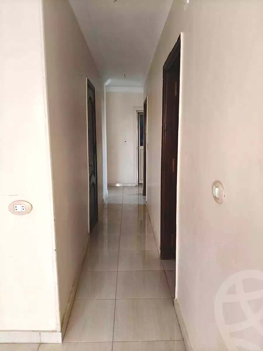 https://aqarmap.com.eg/ar/listing/6999706-for-sale-cairo-helwan-el-shareaa-el-sharby-st