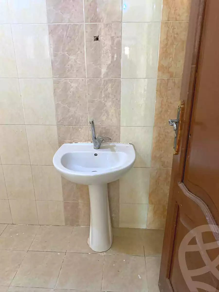 https://aqarmap.com.eg/ar/listing/6999841-for-rent-cairo-faisal-el-tawabeq-el-shaheed-ahmed-hamdy-st