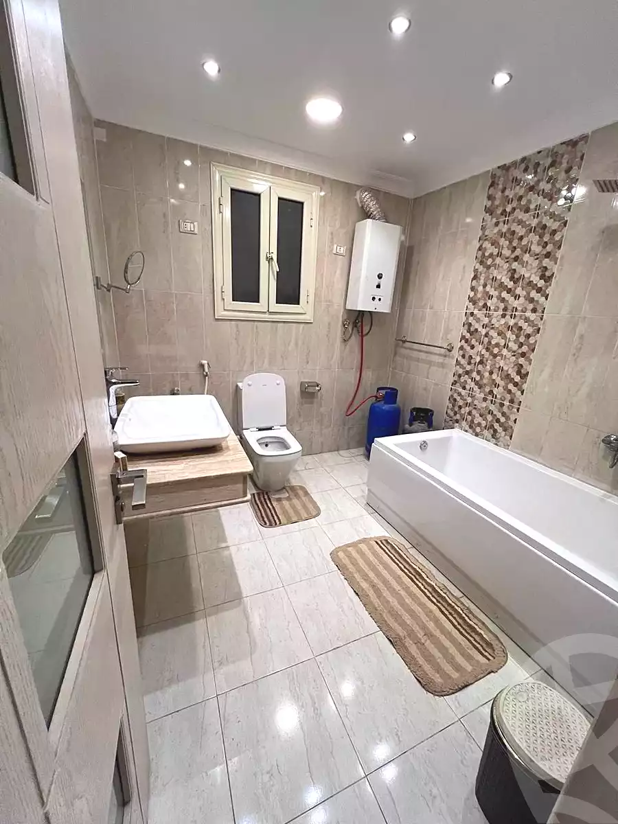 https://aqarmap.com.eg/ar/listing/7000111-for-rent-cairo-manial-el-rawda-st