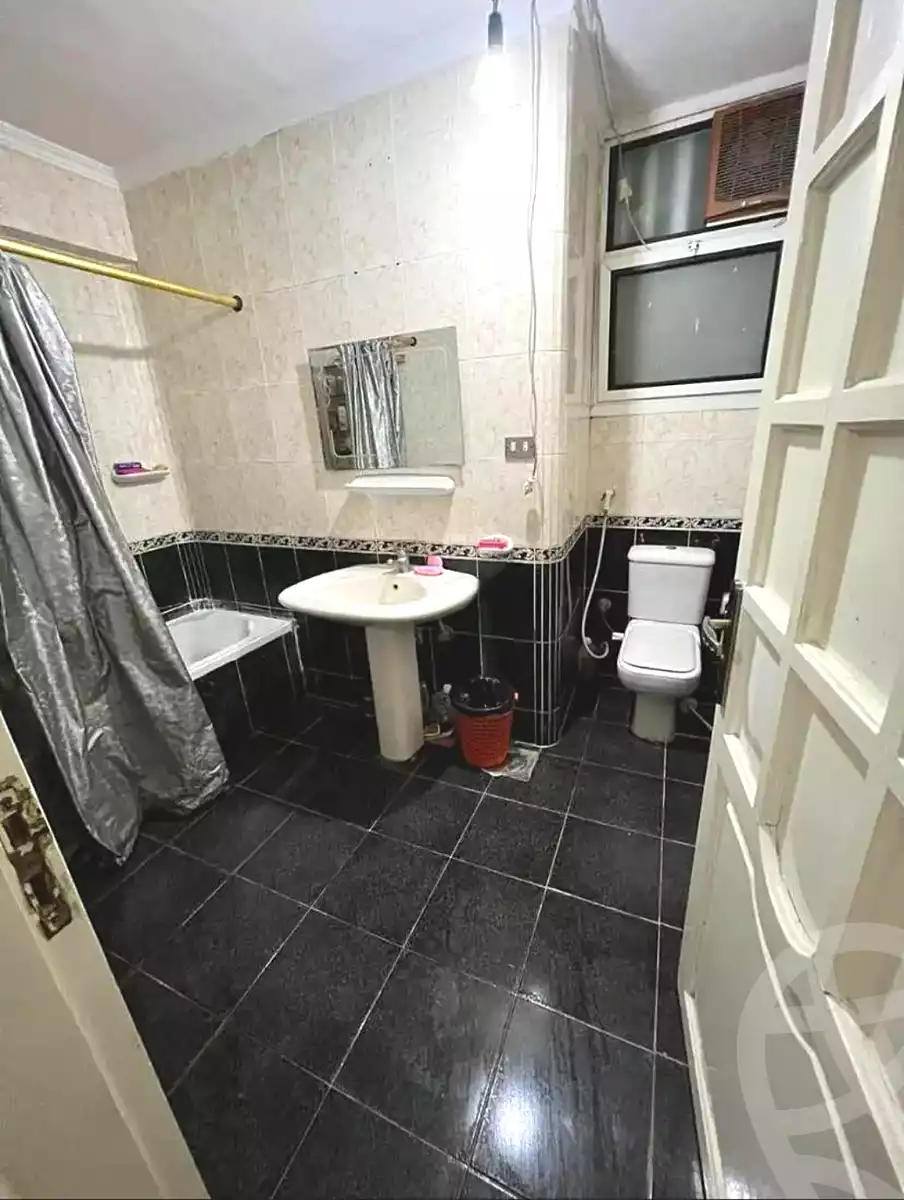 https://aqarmap.com.eg/ar/listing/7000896-for-sale-alexandria-ganaklis