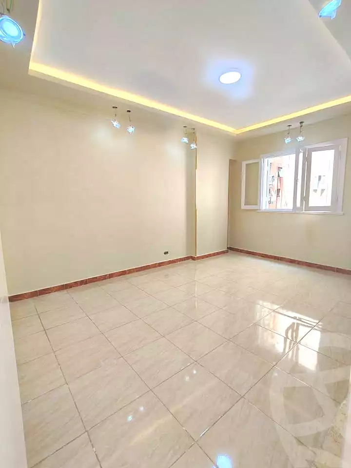 https://aqarmap.com.eg/ar/listing/7001105-for-sale-alexandria-sydy-bshr-sydy-bshr-bhry-shr-khld-bn-lwlyd