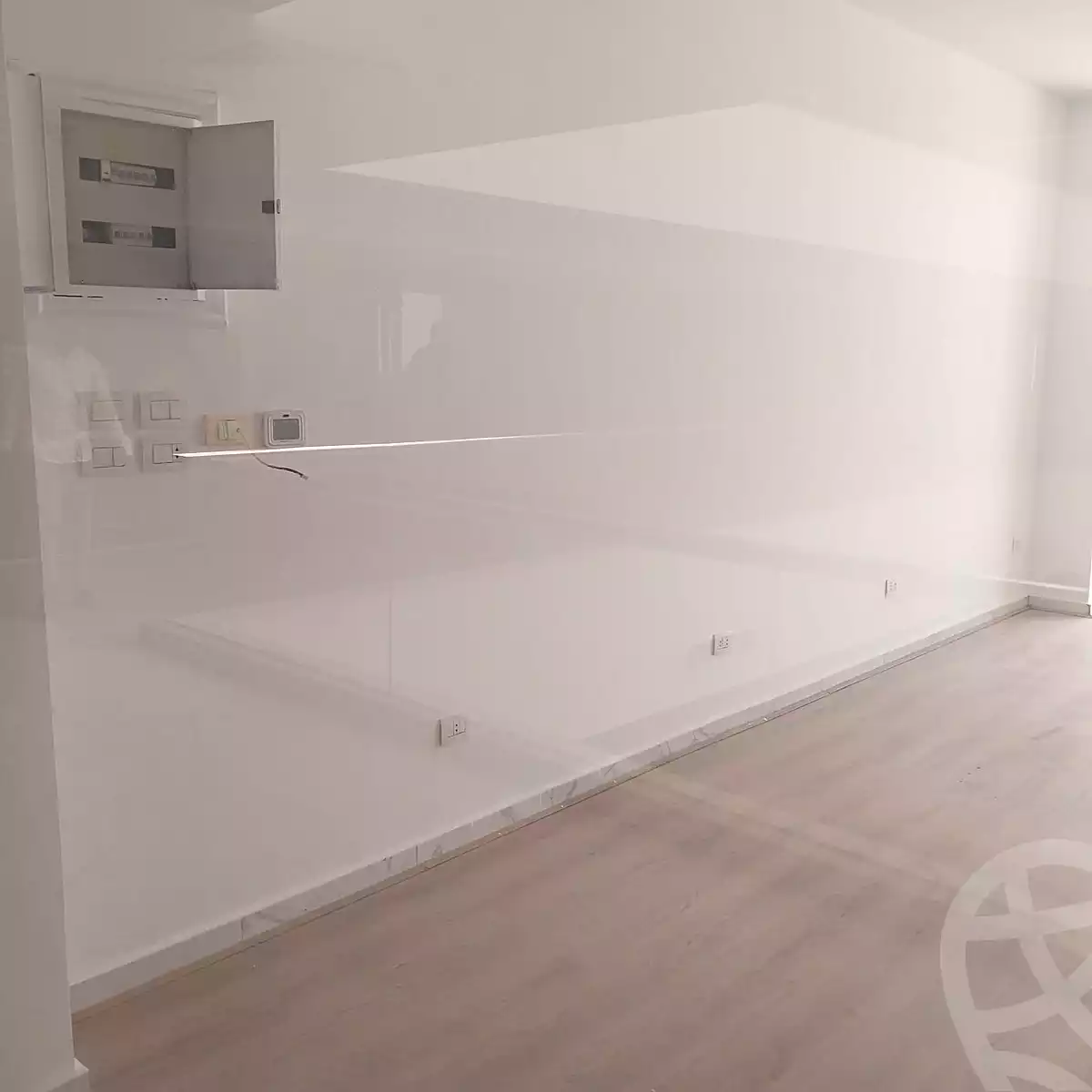 https://aqarmap.com.eg/ar/listing/7002090-for-rent-cairo-new-cairo-compounds-3-skies-mall