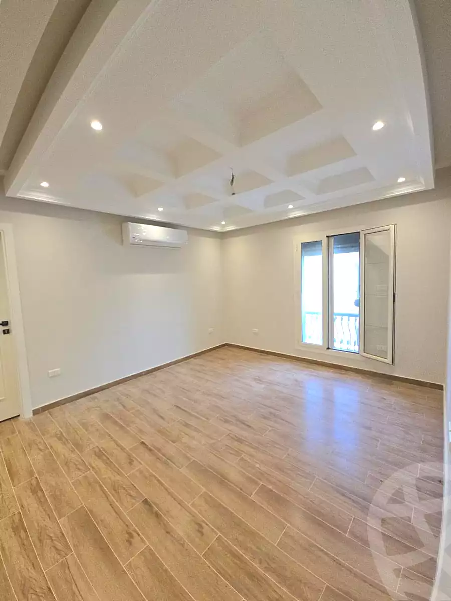 https://aqarmap.com.eg/ar/listing/7002060-for-rent-cairo-new-cairo-compounds-mountain-view-hyde-park