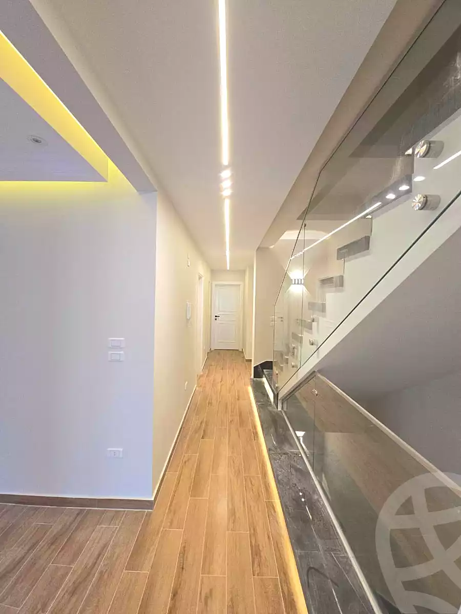 https://aqarmap.com.eg/ar/listing/7002060-for-rent-cairo-new-cairo-compounds-mountain-view-hyde-park