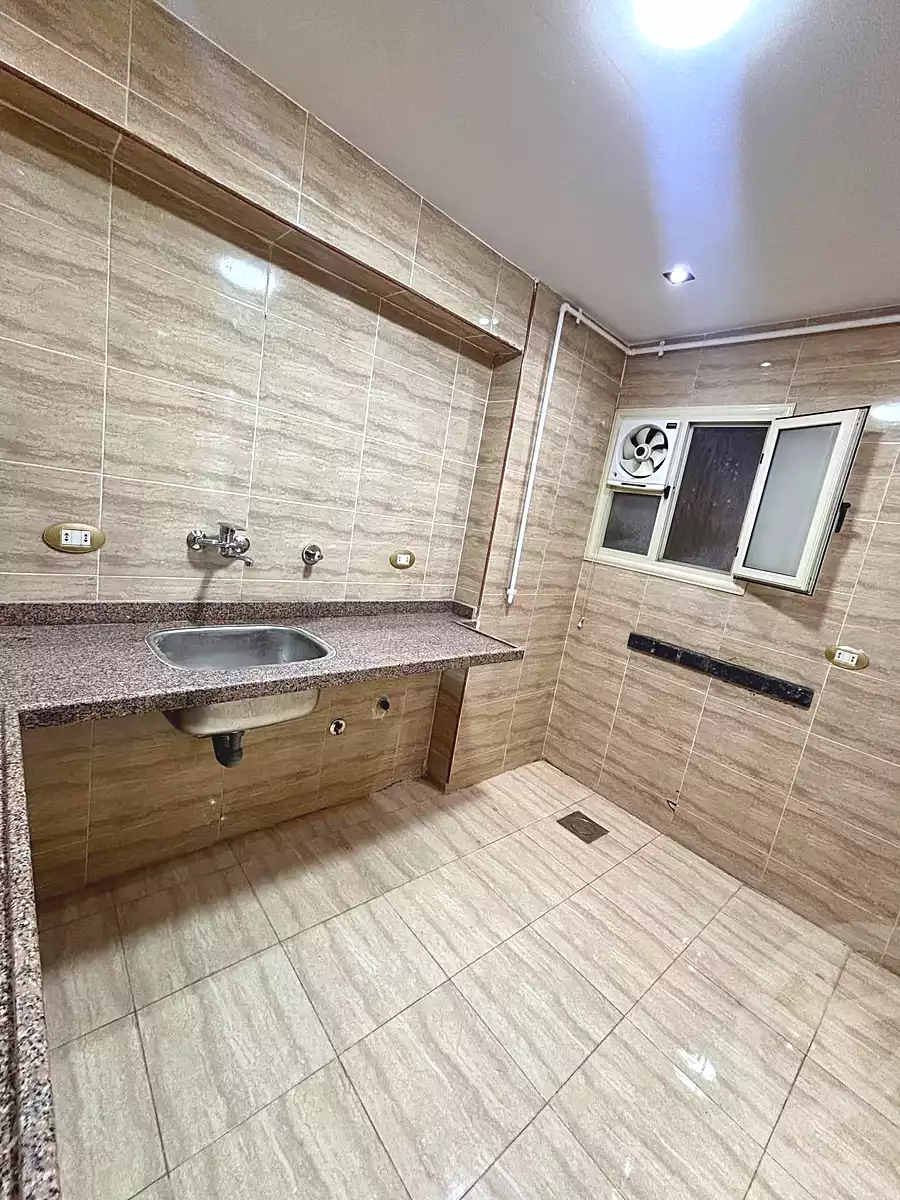 https://aqarmap.com.eg/en/listing/7002369-for-sale-alexandria-sydy-bshr-sydy-bshr-bhry-shr-mhmwd-l-yswy