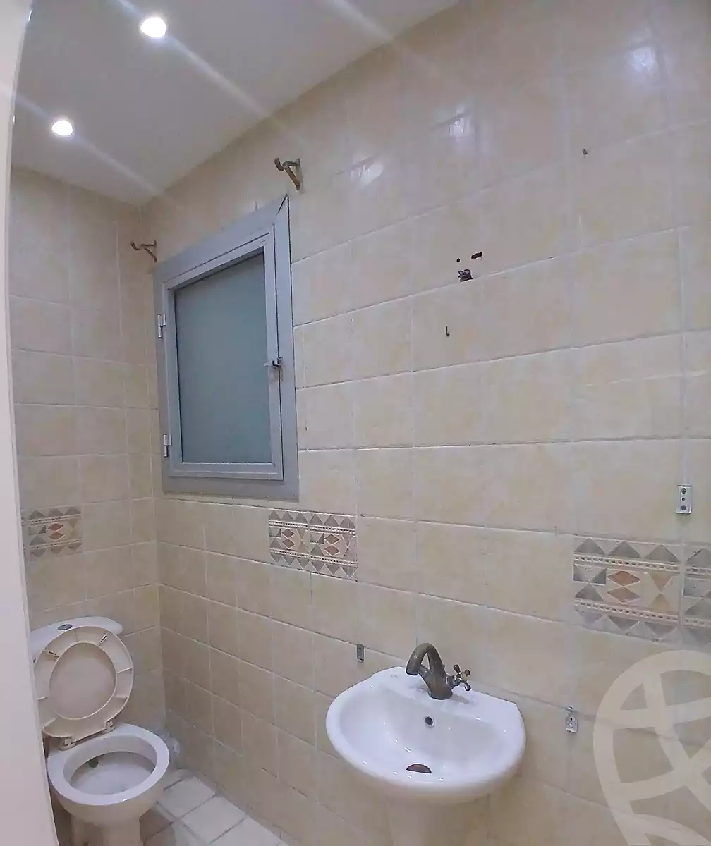 https://aqarmap.com.eg/en/listing/7002378-for-sale-alexandria-smouha-tout-ankh-amoun-st