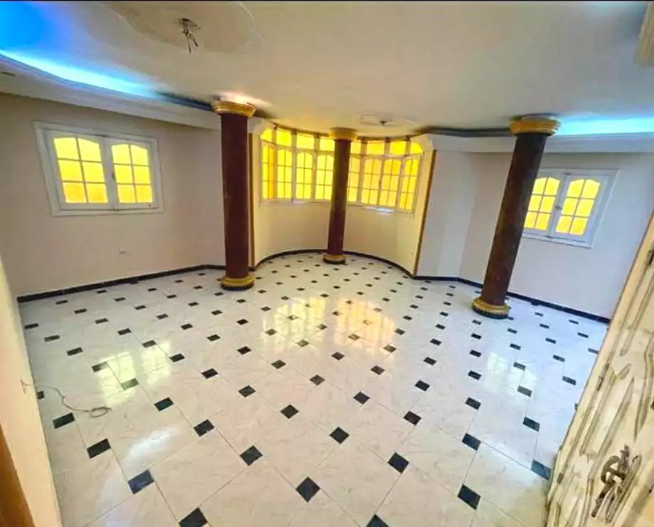 https://aqarmap.com.eg/ar/listing/7002381-for-rent-alexandria-moharram-bey-ibn-amir-st