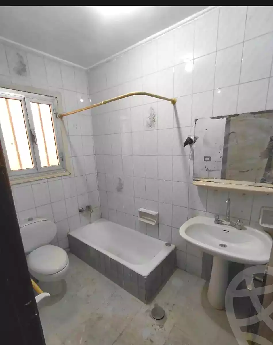 https://aqarmap.com.eg/en/listing/7004154-for-sale-alexandria-sydy-bshr-sydy-bshr-bhry-shr-khld-bn-lwlyd