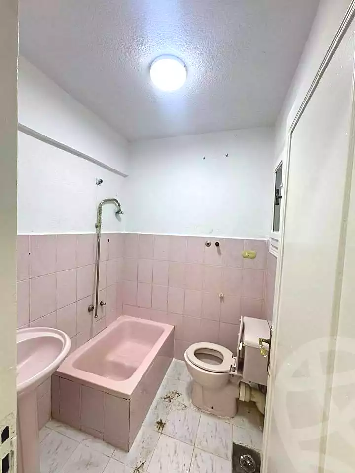 https://aqarmap.com.eg/ar/listing/7004710-for-sale-alexandria-al-agamy-shataa-el-nakheel