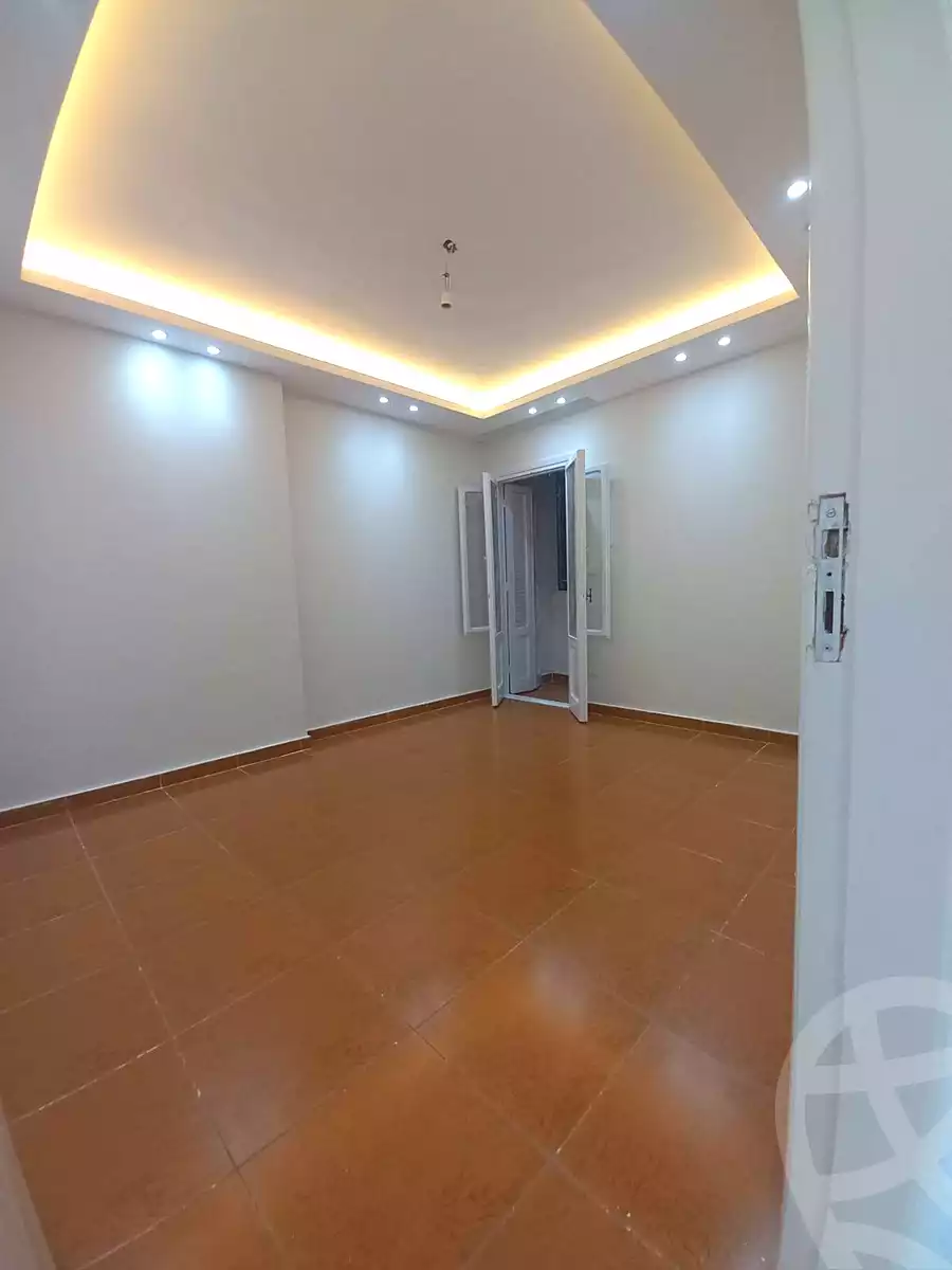 https://aqarmap.com.eg/ar/listing/7005578-for-sale-alexandria-sydy-bshr-sydy-bshr-bhry-gamal-abd-el-nasir-st