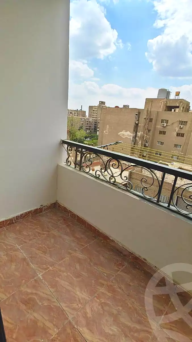 https://aqarmap.com.eg/en/listing/7005800-for-sale-cairo-helwan-ahmed-enci-st