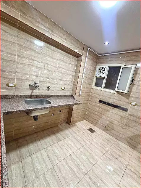 https://aqarmap.com.eg/ar/listing/7006515-for-sale-alexandria-sydy-bshr-sydy-bshr-bhry-shr-mhmwd-l-yswy