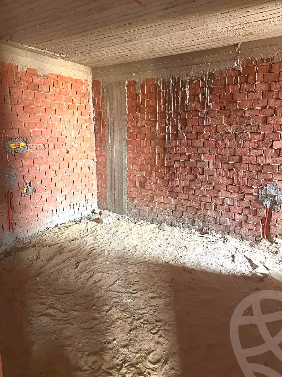 https://aqarmap.com.eg/en/listing/7007213-for-sale-cairo-el-haram-el-lebeny-soltan-khattab-st