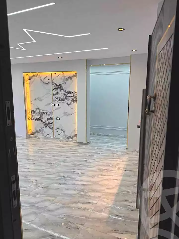 https://aqarmap.com.eg/en/listing/7008370-for-sale-cairo-el-haram-el-lebeny-soltan-khattab-st