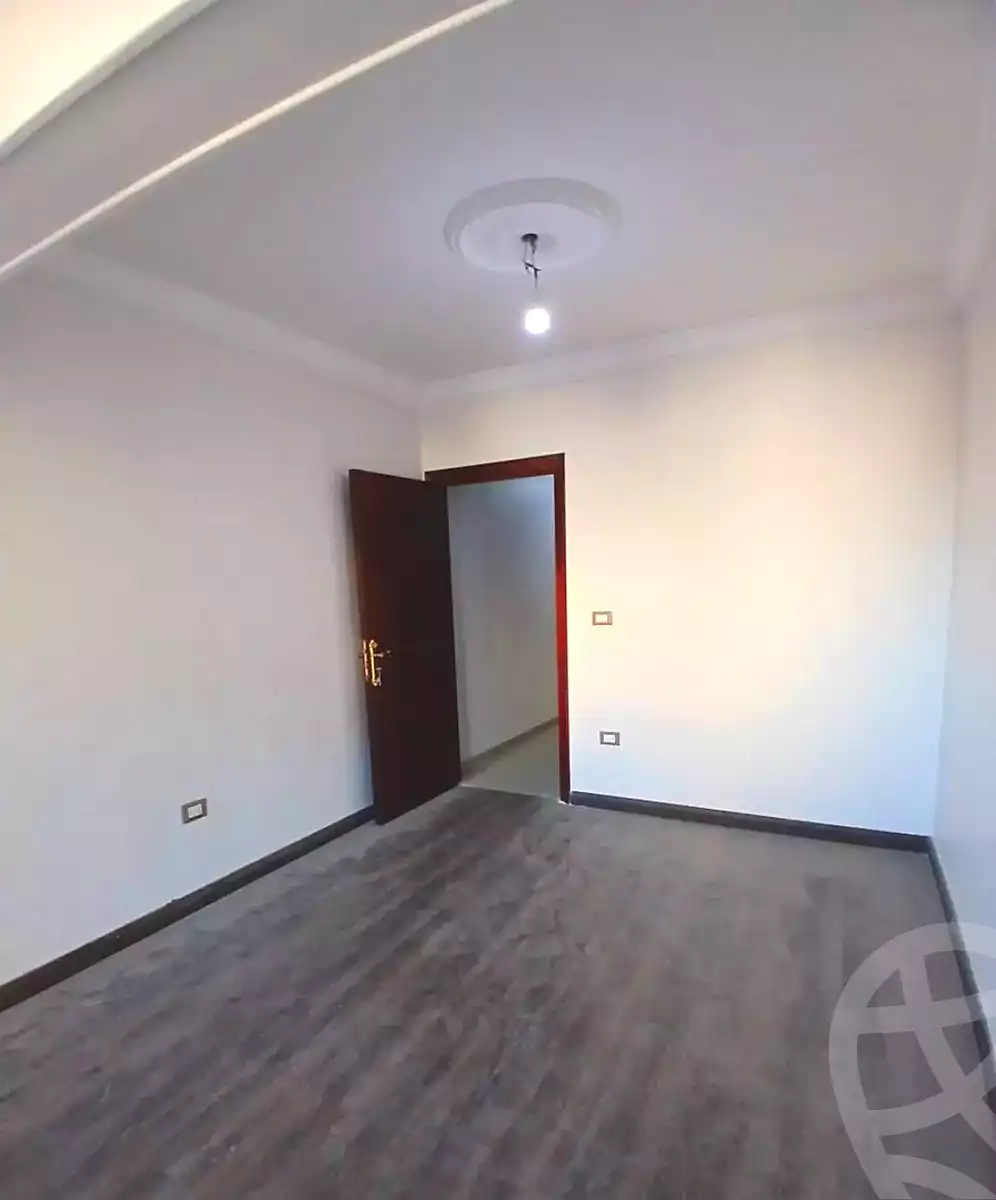 https://aqarmap.com.eg/ar/listing/7008640-for-sale-alexandria-el-mandara-alex-el-mandara-bahri-sidi-kamal-st