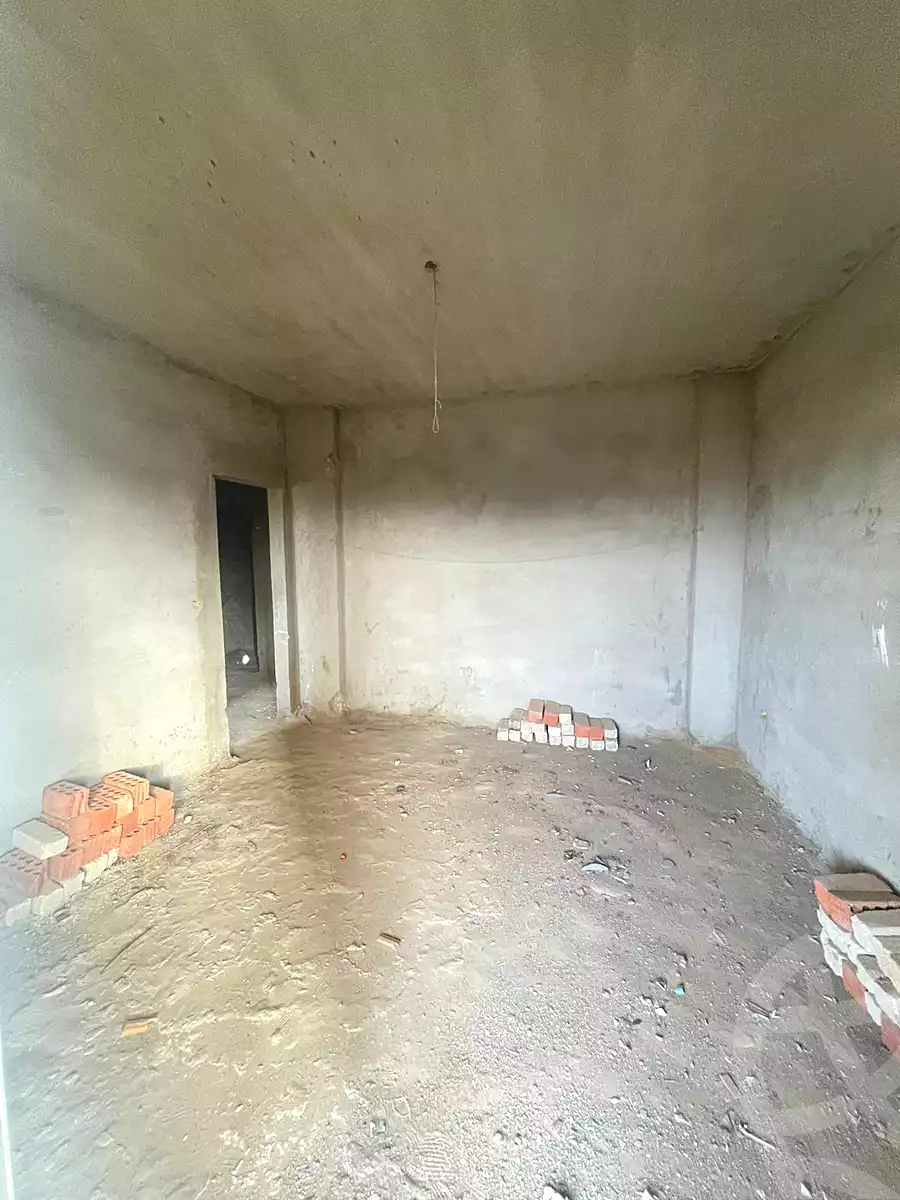 https://aqarmap.com.eg/en/listing/7009111-for-sale-cairo-el-sheikh-zayed-city-compounds-el-khamayel