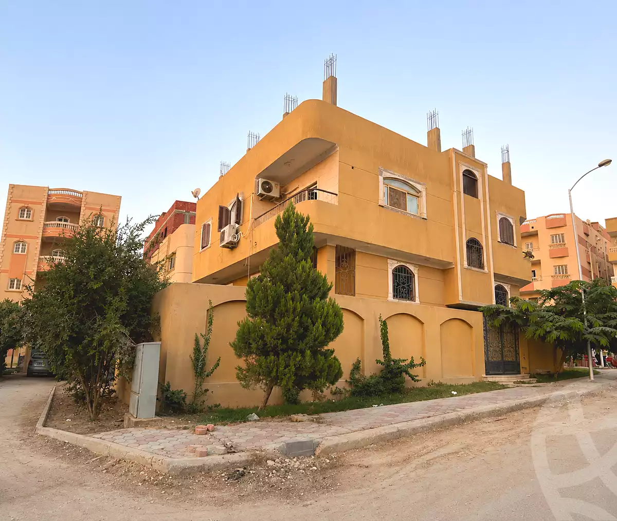 https://aqarmap.com.eg/ar/listing/7006294-for-sale-cairo-15th-of-may-Neighbourhood 10