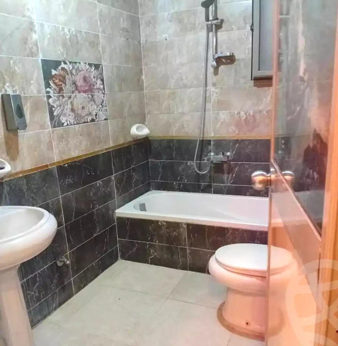 https://aqarmap.com.eg/ar/listing/7010135-for-sale-alexandria-sydy-bshr-sydy-bshr-bhry-gamal-abd-el-nasir-st