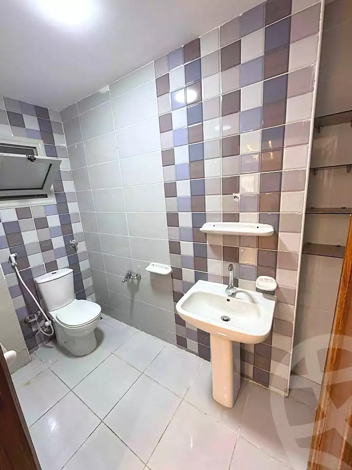 https://aqarmap.com.eg/ar/listing/7010174-for-sale-alexandria-sydy-bshr-sydy-bshr-bhry-shr-mhmwd-l-yswy