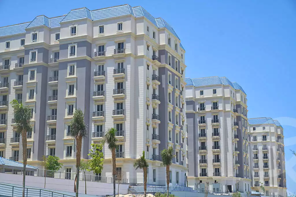 https://aqarmap.com.eg/ar/listing/7011440-for-sale-north-coast-new-alamein-mntj-t-l-lmyn-ljdyd-kmbwnd-mzryn