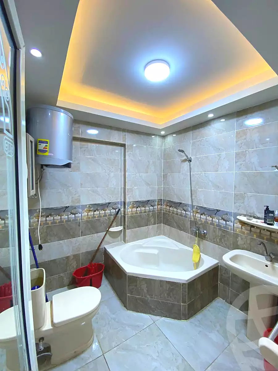 https://aqarmap.com.eg/ar/listing/7012429-for-sale-alexandria-al-agamy-lbytsh-mohamed-el-fardi-st