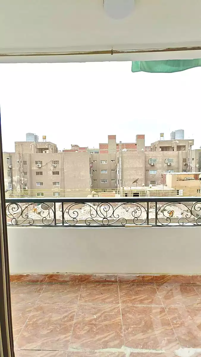 https://aqarmap.com.eg/ar/listing/7013411-for-sale-cairo-helwan-ahmed-enci-st