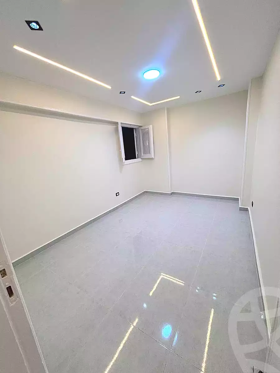 https://aqarmap.com.eg/ar/listing/7014067-for-sale-alexandria-sydy-bshr-sydy-bshr-bhry-amr-el-nogomy-st
