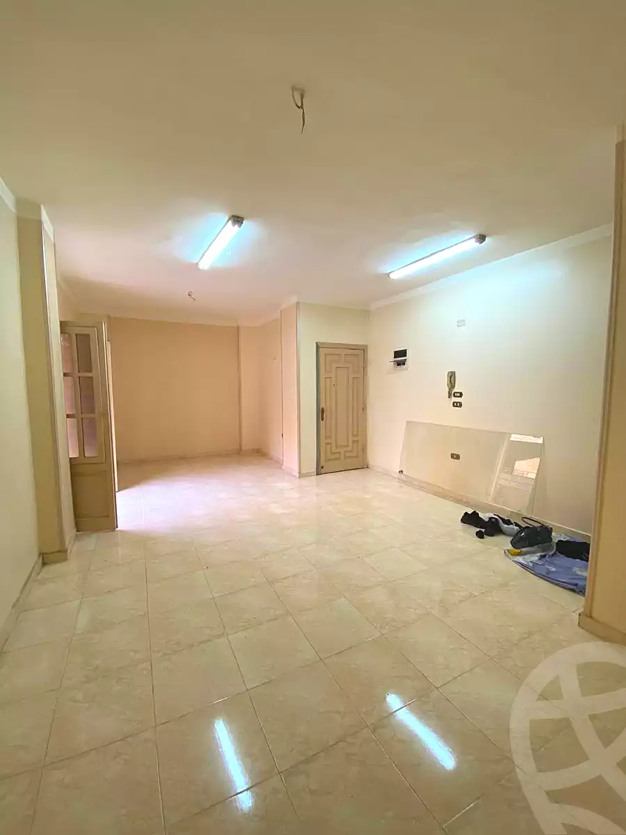 https://aqarmap.com.eg/ar/listing/7014477-for-sale-qalyubia-banha-city-banha-city-farid-nada-st